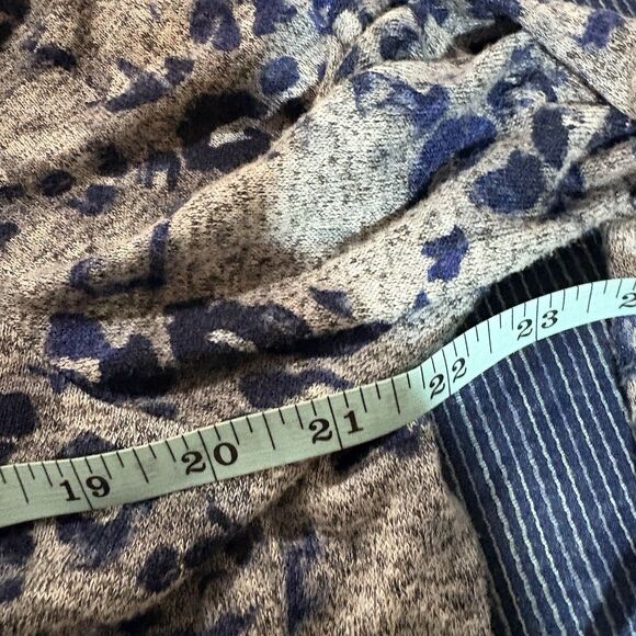 Peace and Pearl Womens L Gray Blue Animal Print Cowl Neck Sweater Boho Cozy - Picture 5 of 7